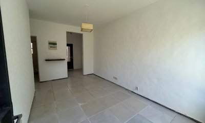 Oportunidad! - depto planta baja 2 dorm, con cochera y patio con parrillero .