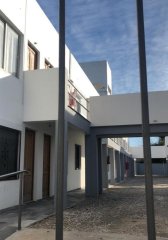 Maldonado apto 2 dorm con cochera US$ 98.000