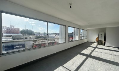 Departamento en plaza de Maldonado, 40 m2 Ideal para EstudioOficina