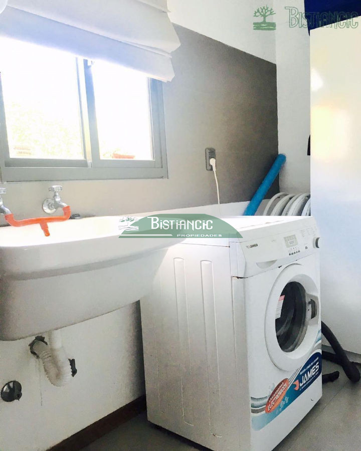 Casa ID.2484 - Casa en Pinares 4 dormitorios con Piscina 