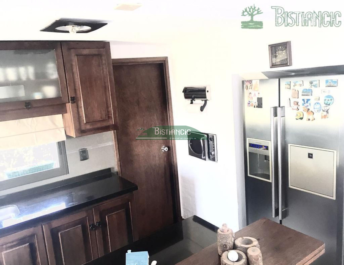 Casa ID.2484 - Casa en Pinares 4 dormitorios con Piscina 