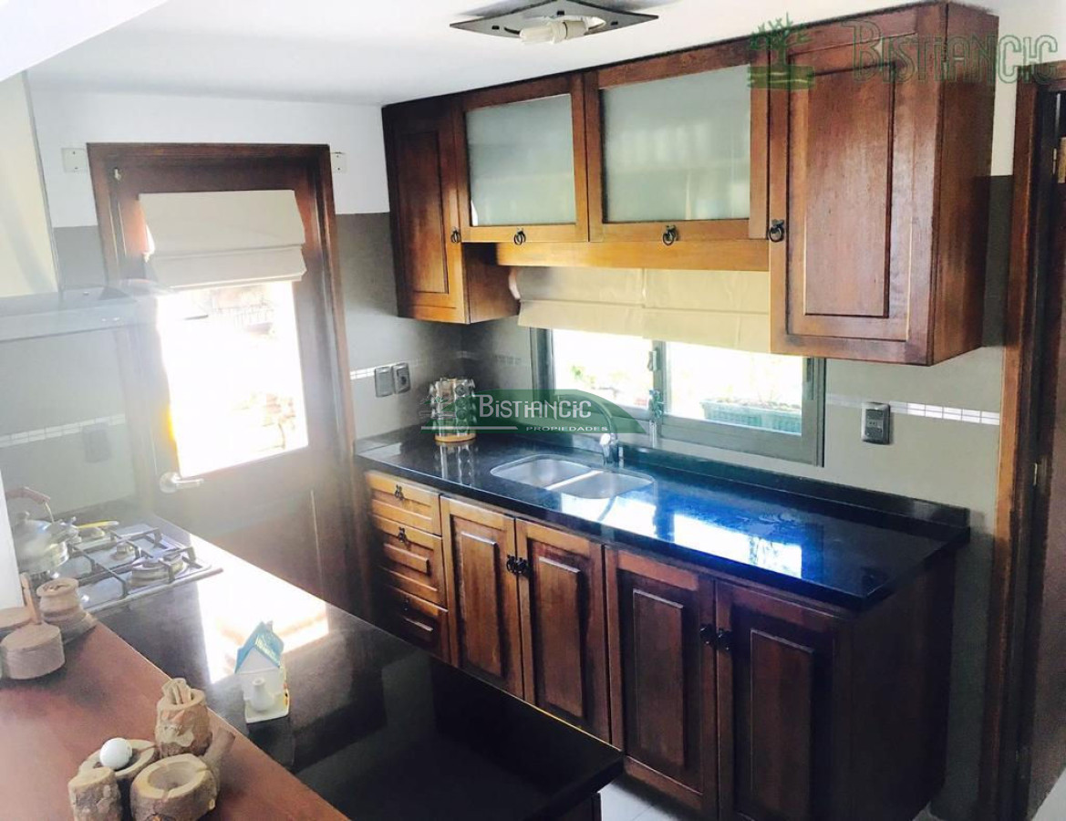 Casa ID.2484 - Casa en Pinares 4 dormitorios con Piscina 