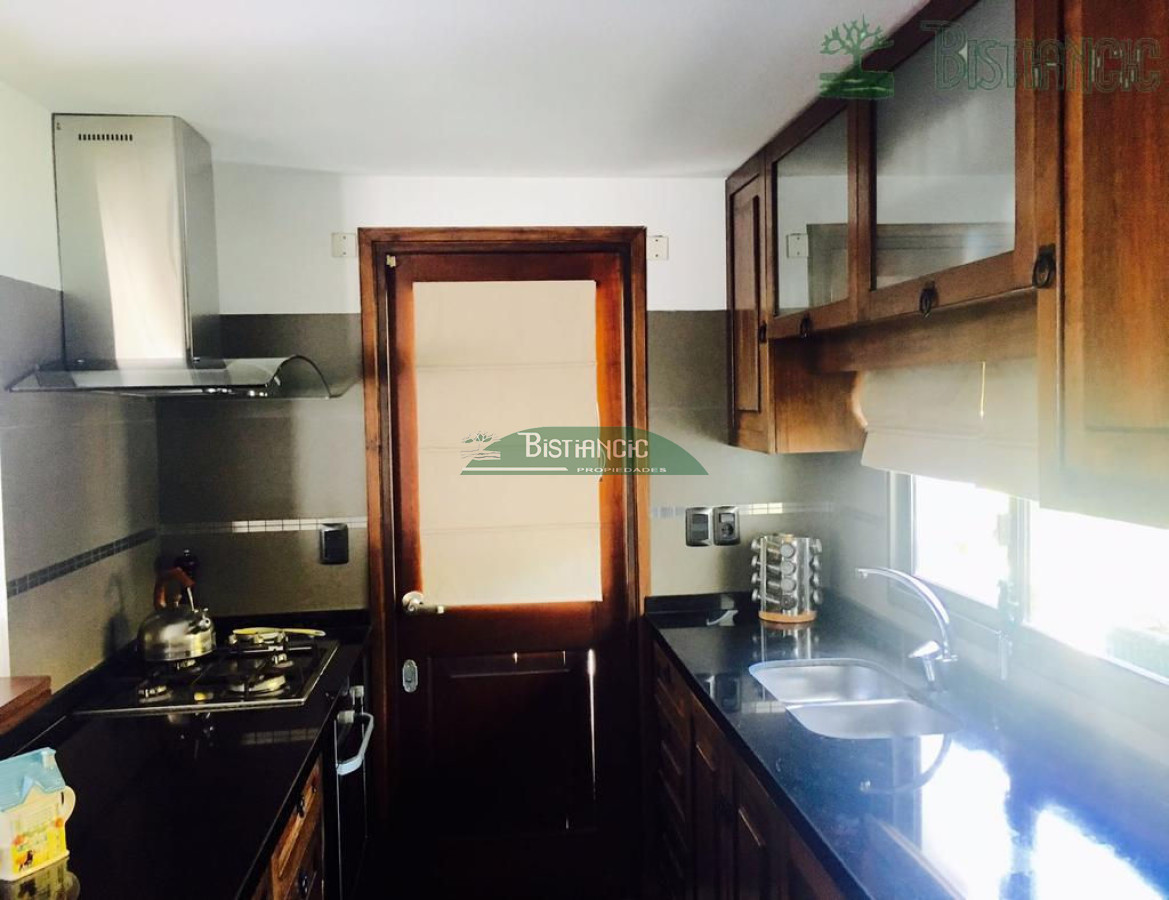 Casa ID.2484 - Casa en Pinares 4 dormitorios con Piscina 