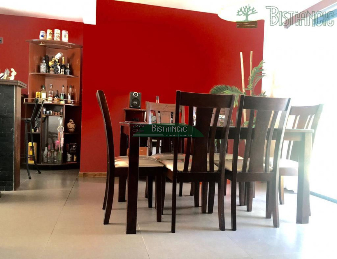 Casa ID.2484 - Casa en Pinares 4 dormitorios con Piscina 