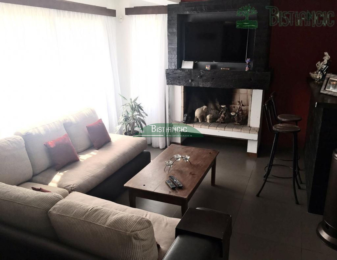 Casa ID.2484 - Casa en Pinares 4 dormitorios con Piscina 