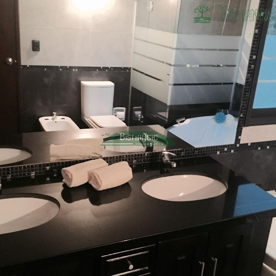 Casa ID.2484 - Casa en Pinares 4 dormitorios con Piscina 