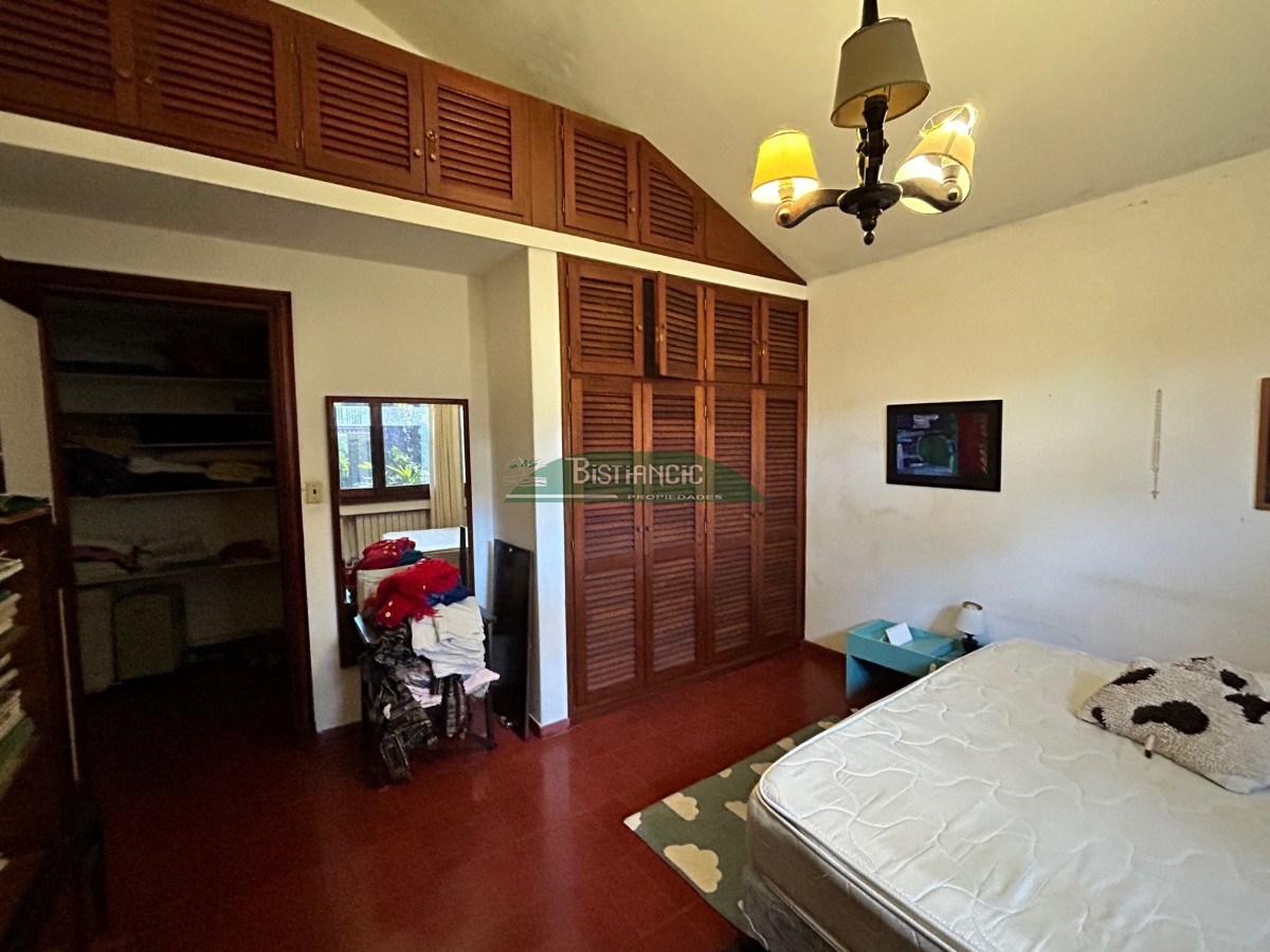 Casa ID.2863 - San Rafael , chalé sólida construcción de Clerc y Guerra, de 3 dorm 2 baños, serv,c baño, garaje, 830 m2 terreno, calef. 