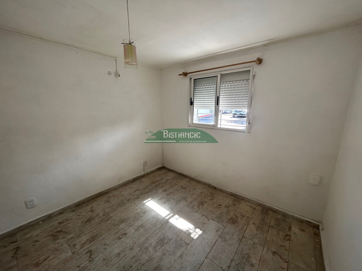 Casa ID.2876 - Casa Centro, nueva, de 2 dormitorios, patio con cochera, PH, posibilidad de 2do piso. Venta US$ 125.000.