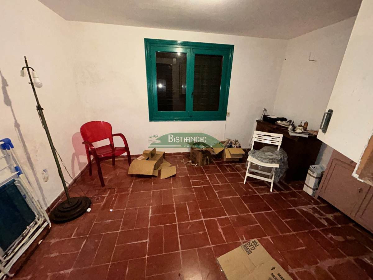 Casa ID.2863 - San Rafael , chalé sólida construcción de Clerc y Guerra, de 3 dorm 2 baños, serv,c baño, garaje, 830 m2 terreno, calef. 