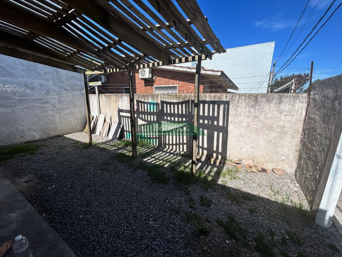 Casa ID.2876 - Casa Centro, nueva, de 2 dormitorios, patio con cochera, PH, posibilidad de 2do piso. Venta US$ 125.000.