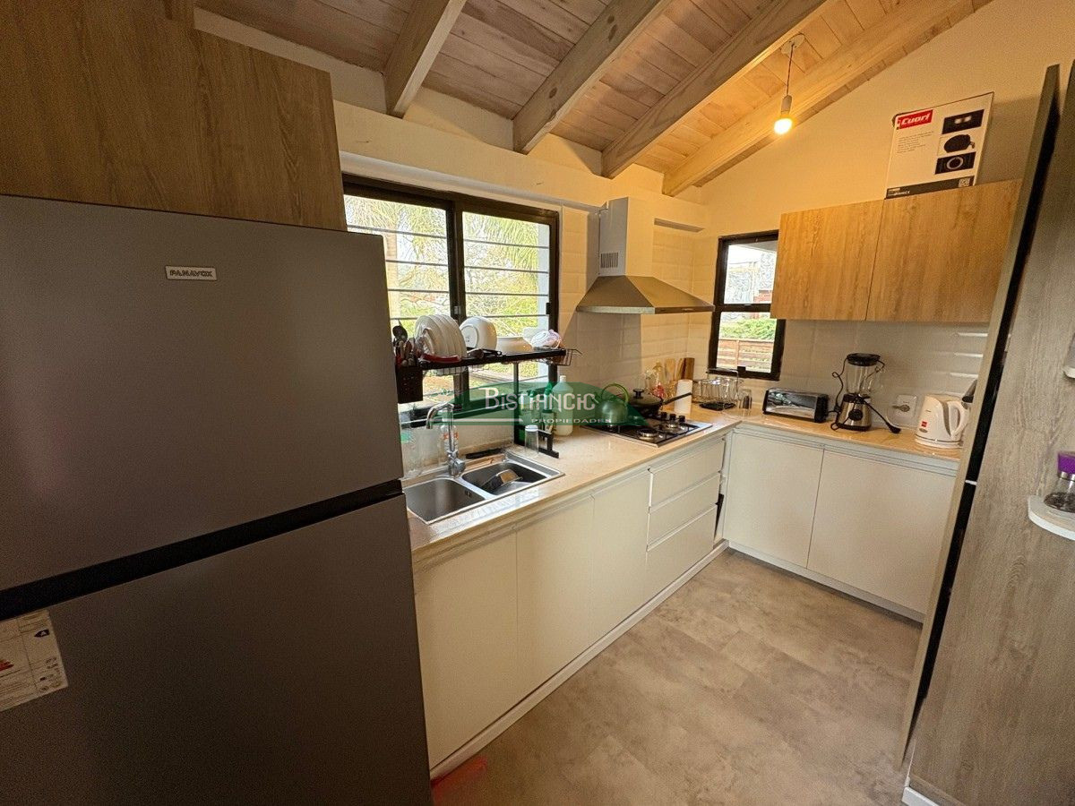 Casa ID.2991 - Rincón del Indio, moderno chalé de 3 dorm 3 baños, terraza con parrilla, super integrado al bosque. Diseño y practicidad en un lugar para disfrutar. 