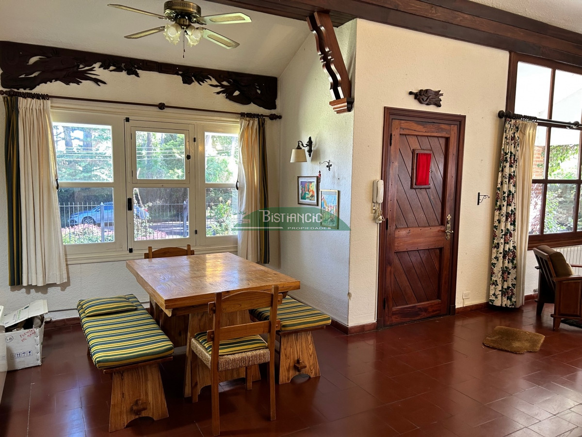 Casa ID.2863 - San Rafael , chalé sólida construcción de Clerc y Guerra, de 3 dorm 2 baños, serv,c baño, garaje, 830 m2 terreno, calef. 