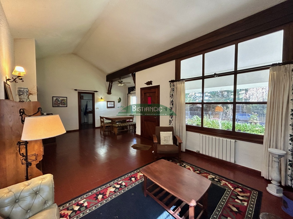 Casa ID.2863 - San Rafael , chalé sólida construcción de Clerc y Guerra, de 3 dorm 2 baños, serv,c baño, garaje, 830 m2 terreno, calef. 