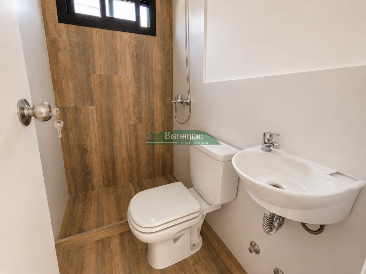 Casa ID.2275 - Casa a estrenar en barrio privado, construcción tradicional, 2 dorm 2 baños 310 m2 de terreno  