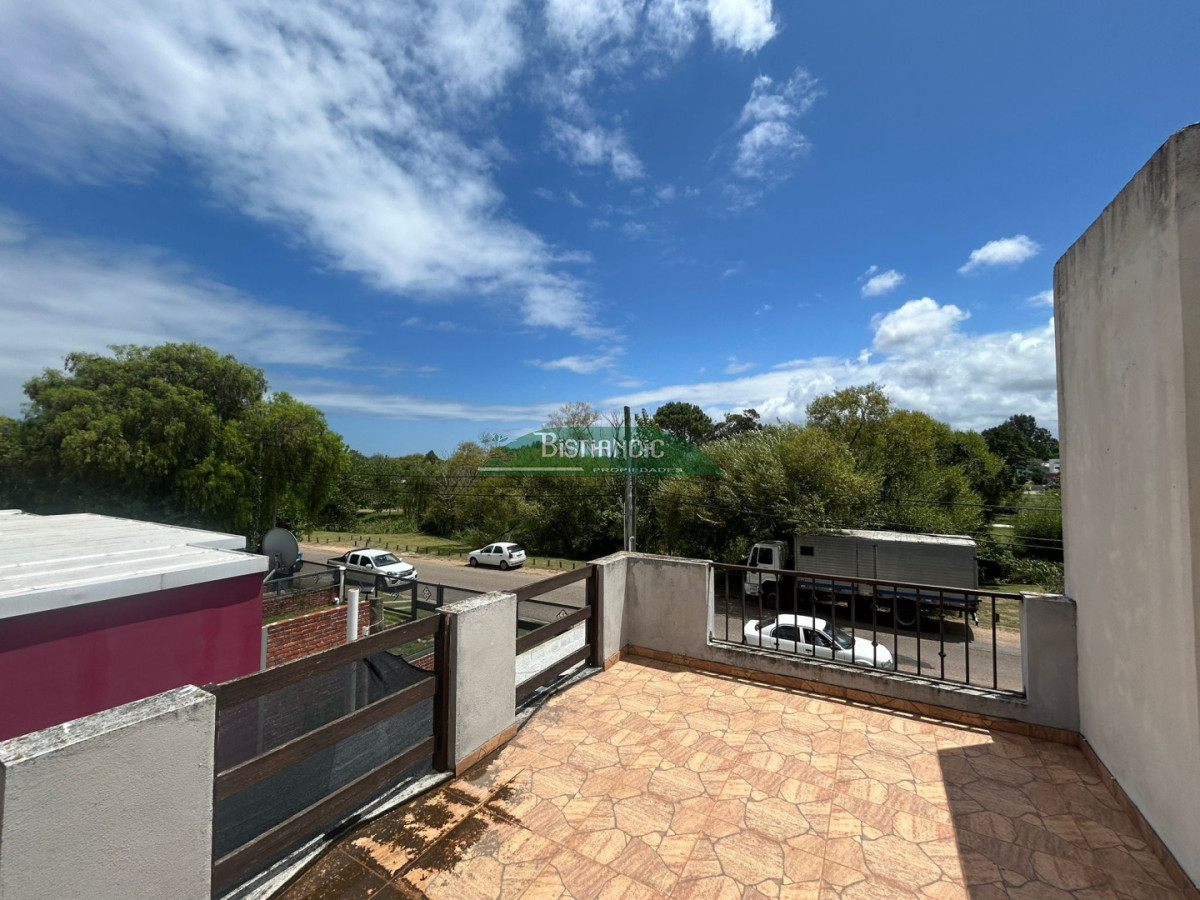 Casa ID.3030 - Alquiler de temporada o Anual - Casa en Lausana. de 3 dorm, 2 baños, con terraza , patio y estacionamiento.