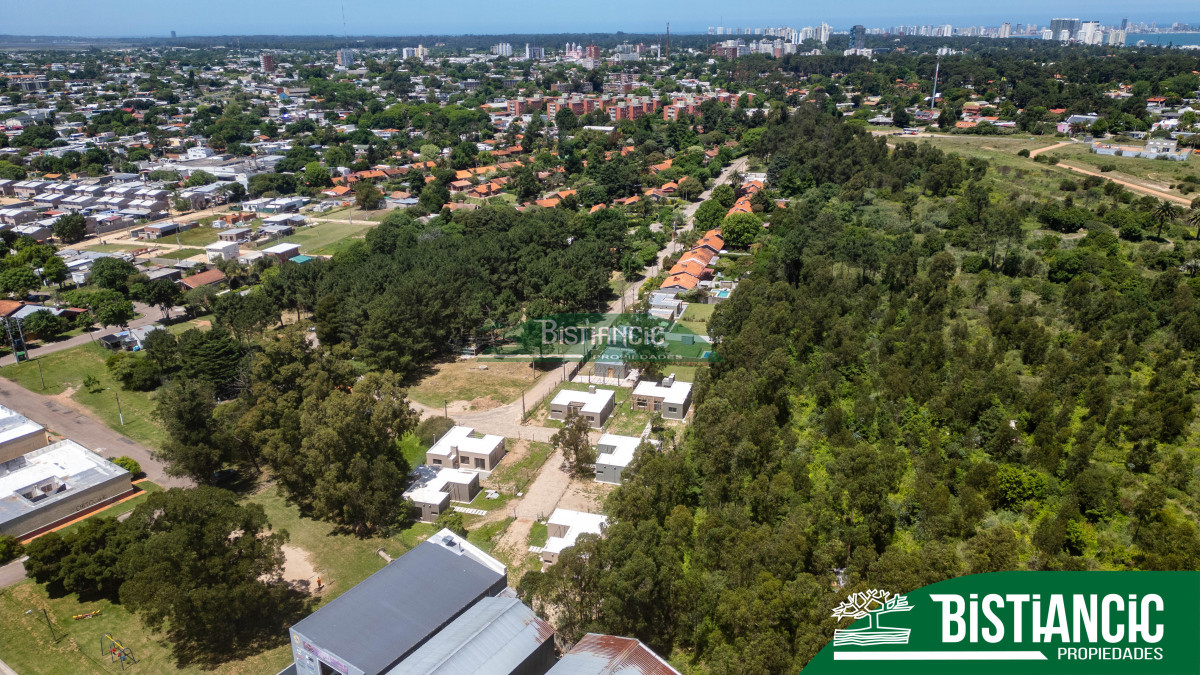 Casa ID.2275 - Casa a estrenar en barrio privado, construcción tradicional, 2 dorm 2 baños 370 m2 de terreno  US$170.000. financiación