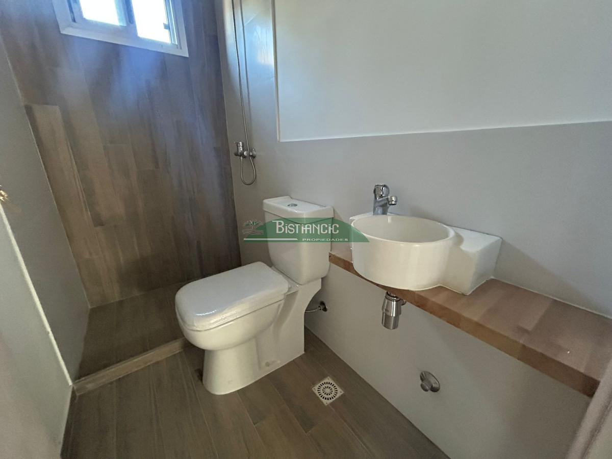 Casa ID.2275 - Casa a estrenar en barrio privado, construcción tradicional, 2 dorm 2 baños 370 m2 de terreno  US$175.000. financiación