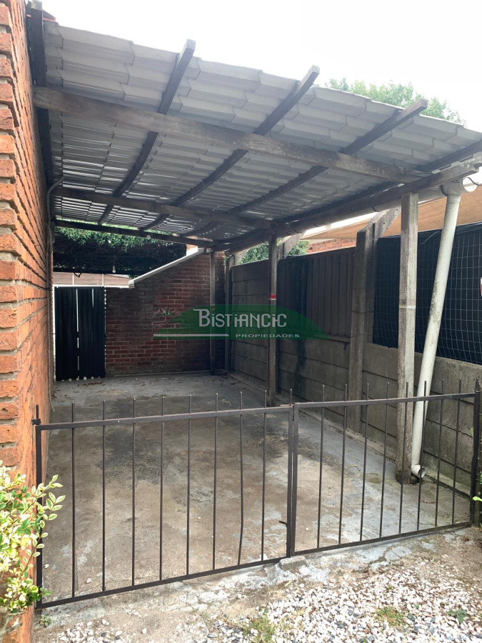 Casa ID.616 - Alquilo invernal casa 2 dorm, 1 baño, estufa y aire acond, cochera y parrillero. $24.000