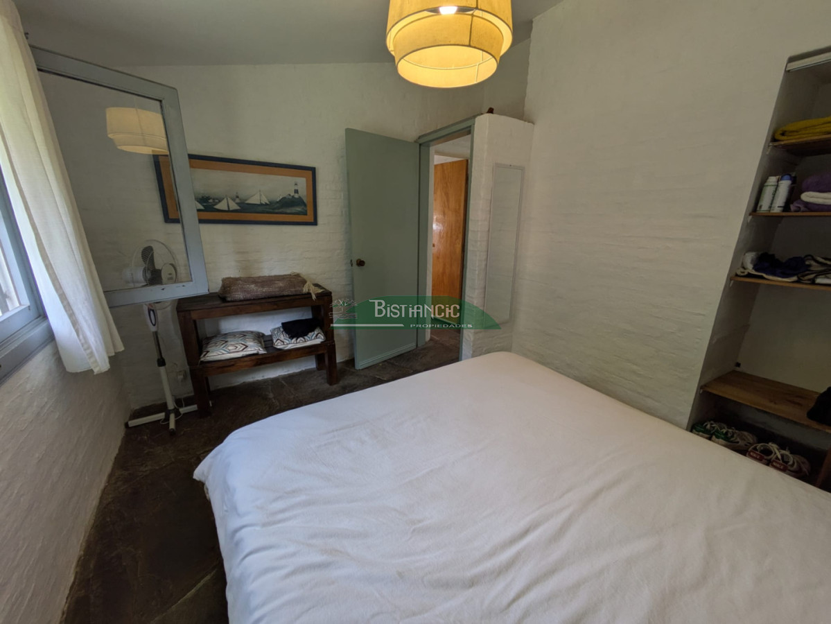 Casa ID.3043 - Hermoso chalet sobre camino la laguna. 3 dorm, 1 baño, barbacoa con baño y deposito. Patio y Estacionamiento. 