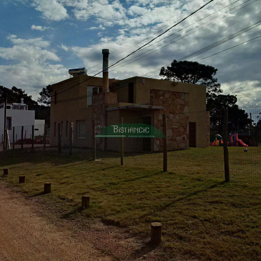 Casa ID.2366 - Casa moderna alado de Piedras del Chileno