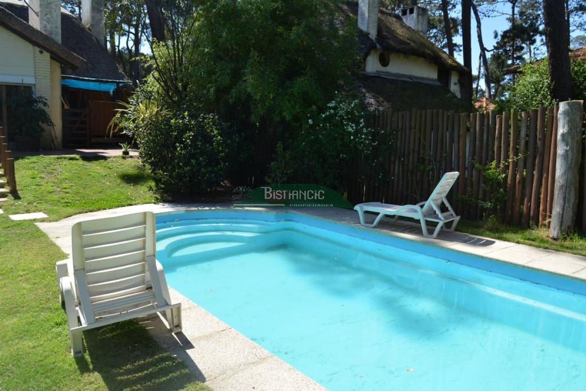 Casa ID.2470 - Comoda casa en barrio pinares