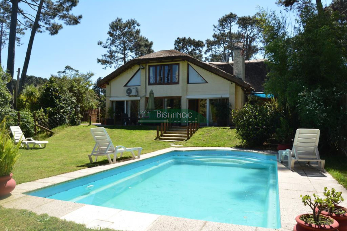 Casa ID.2470 - Comoda casa en barrio pinares