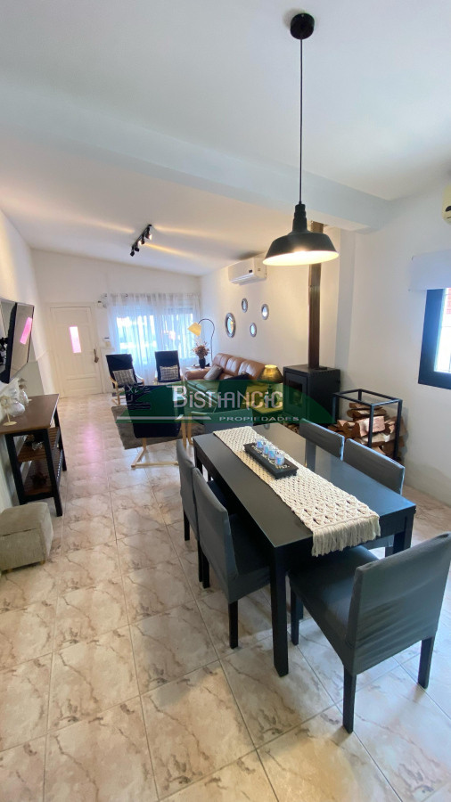 Casa ID.2952 - Casa en Maldonado, 3 dorm 2 baños , nueva con 2 deptos alquilados (buena renta). Todo impecable. Venta US$ 220.000. 