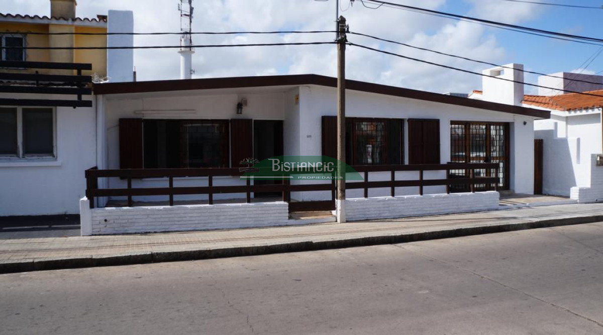 Casa ID.2685 - Casa en alquiler anual en el centro de Maldonado.