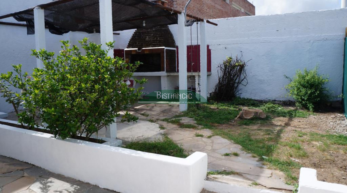 Casa ID.2685 - Casa en alquiler anual en el centro de Maldonado.
