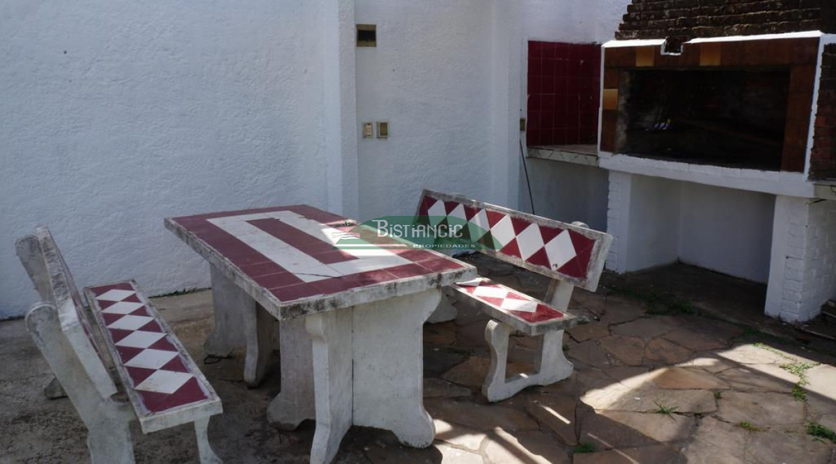 Casa ID.2685 - Casa en alquiler anual en el centro de Maldonado.