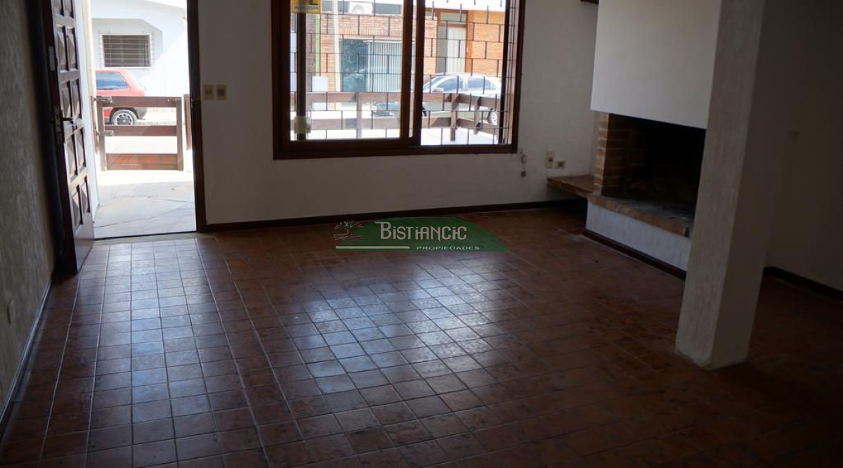 Casa ID.2685 - Casa en alquiler anual en el centro de Maldonado.