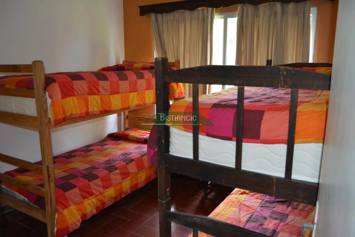 Casa ID.2703 - Chalé en Las Delicias , próximo al mar, 3 dorm 2 baños, tejas y ladrillos. Venta US$ 310.000