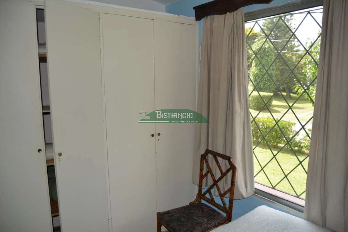 Casa ID.2703 - Chalé en Las Delicias , próximo al mar, 3 dorm 2 baños, tejas y ladrillos. Venta US$ 310.000