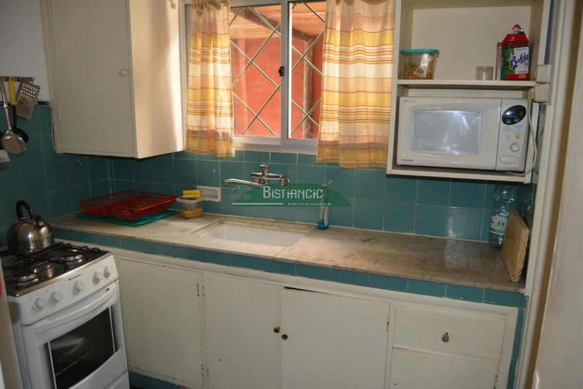 Casa ID.2703 - Chalé en Las Delicias , próximo al mar, 3 dorm 2 baños, tejas y ladrillos. Venta US$ 310.000
