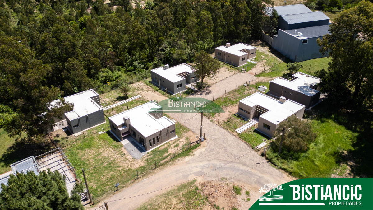 Casa ID.2275 - Casa a estrenar en barrio privado, construcción tradicional, 2 dorm 2 baños 370 m2 de terreno  US$170.000. financiación