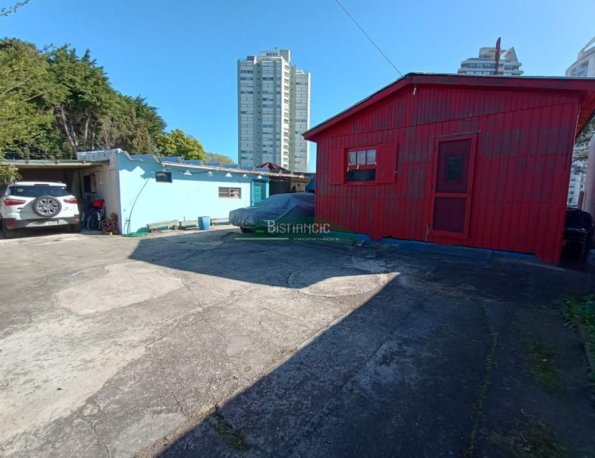Casa ID.2805 - Prox Roosevelt Chalé 3 dorm mas 2 aptos US$ 249000