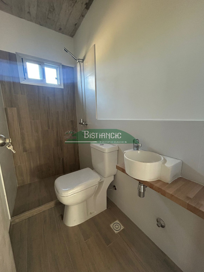 Casa ID.2275 - Casa a estrenar en barrio privado, construcción tradicional, 2 dorm 2 baños 370 m2 de terreno  US$175.000. financiación