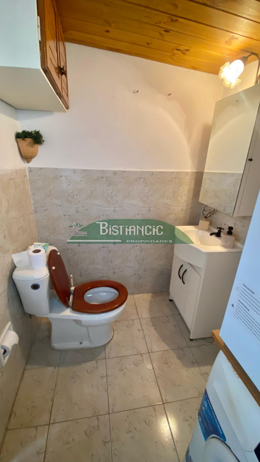 Casa ID.2952 - Casa en Maldonado, 3 dorm 2 baños , nueva con 2 deptos alquilados (buena renta). Todo impecable. Venta US$ 220.000. 
