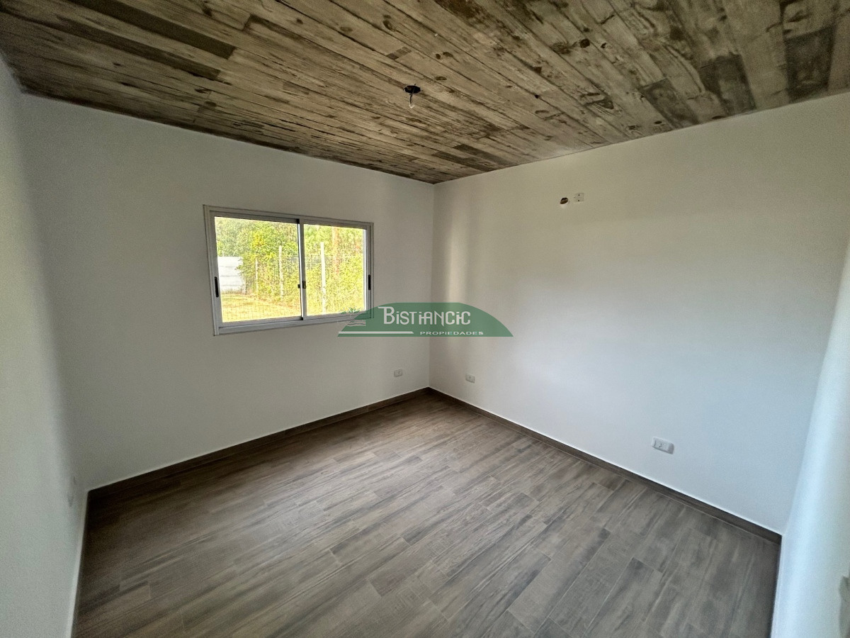 Casa ID.2275 - Casa a estrenar en barrio privado, construcción tradicional, 2 dorm 2 baños 370 m2 de terreno  US$170.000. financiación