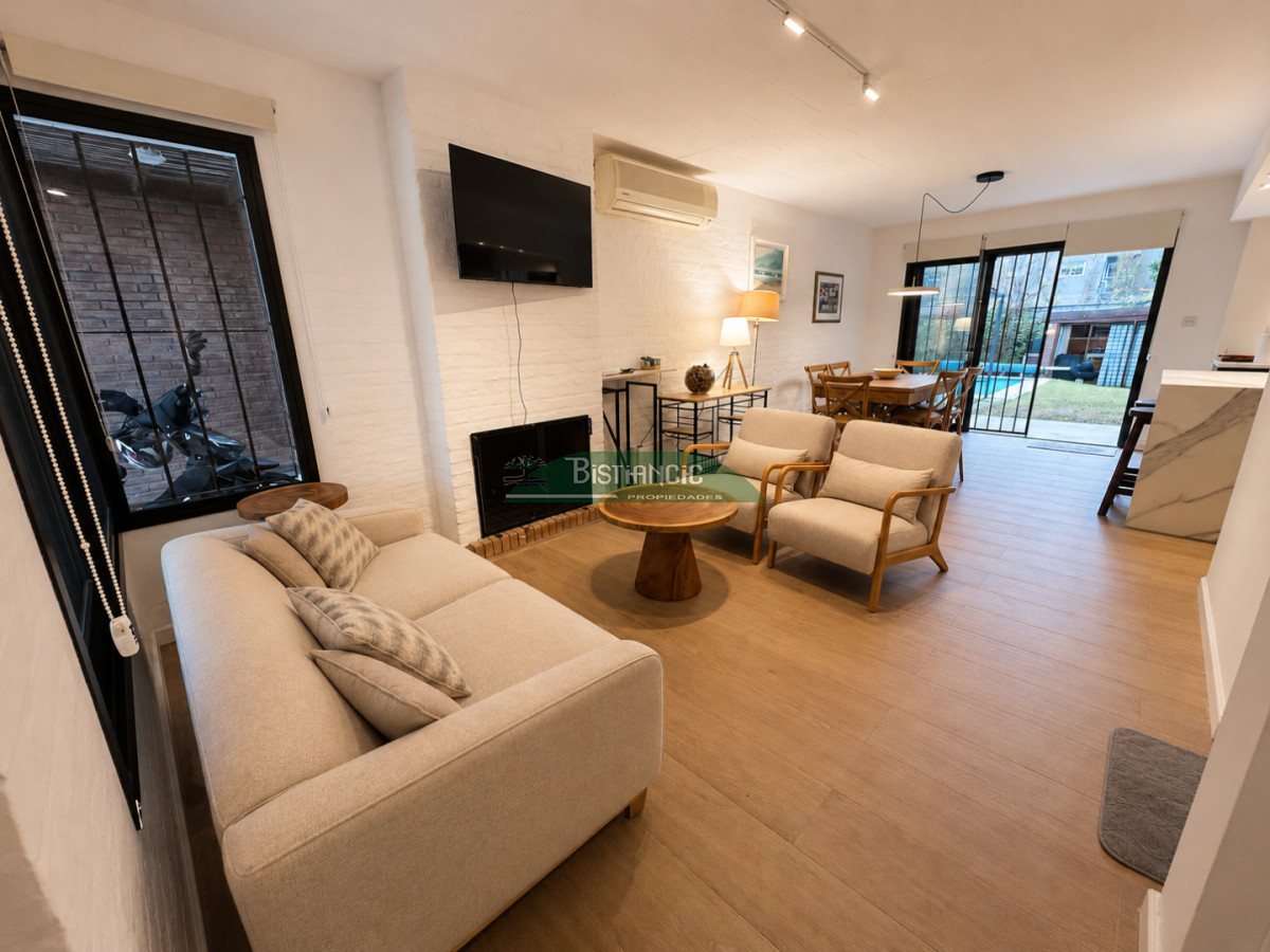 Casa en venta en Pinares, 3 dormitorios (1 en suite) 3 baños, con piscina climatizada y barbacoa | Precio de venta U$S 450.000