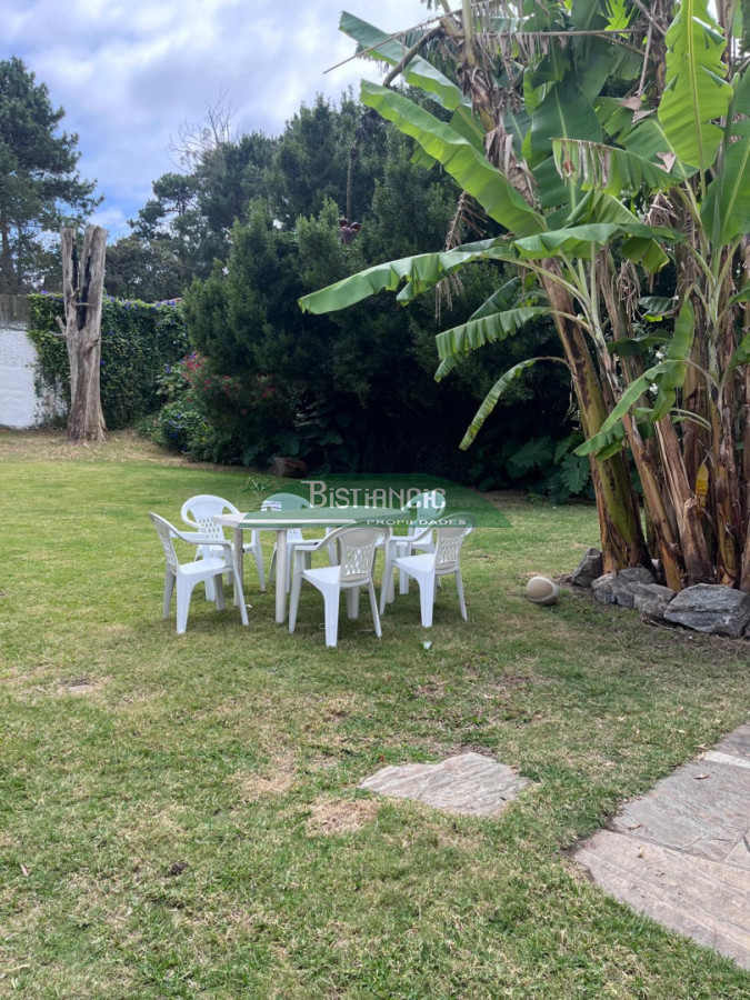 Casa ID.3023 - Hermoso chalet en alquiler de temporada, 3 dorm, con parrillero y patio.