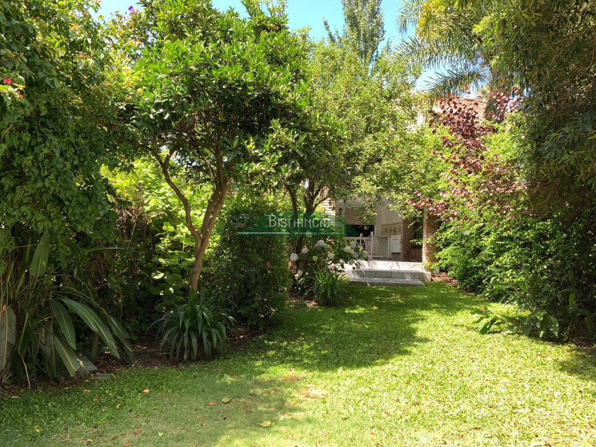 Casa ID.675 - Alquiler de temporada, Casa de 3 dormitorios, 2 baños y parrillero. 
