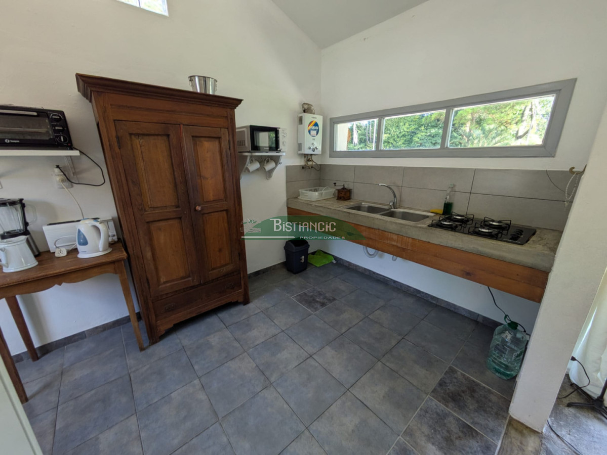 Casa ID.3043 - Hermoso chalet sobre camino la laguna. 3 dorm, 1 baño, barbacoa con baño y deposito. Patio y Estacionamiento. 