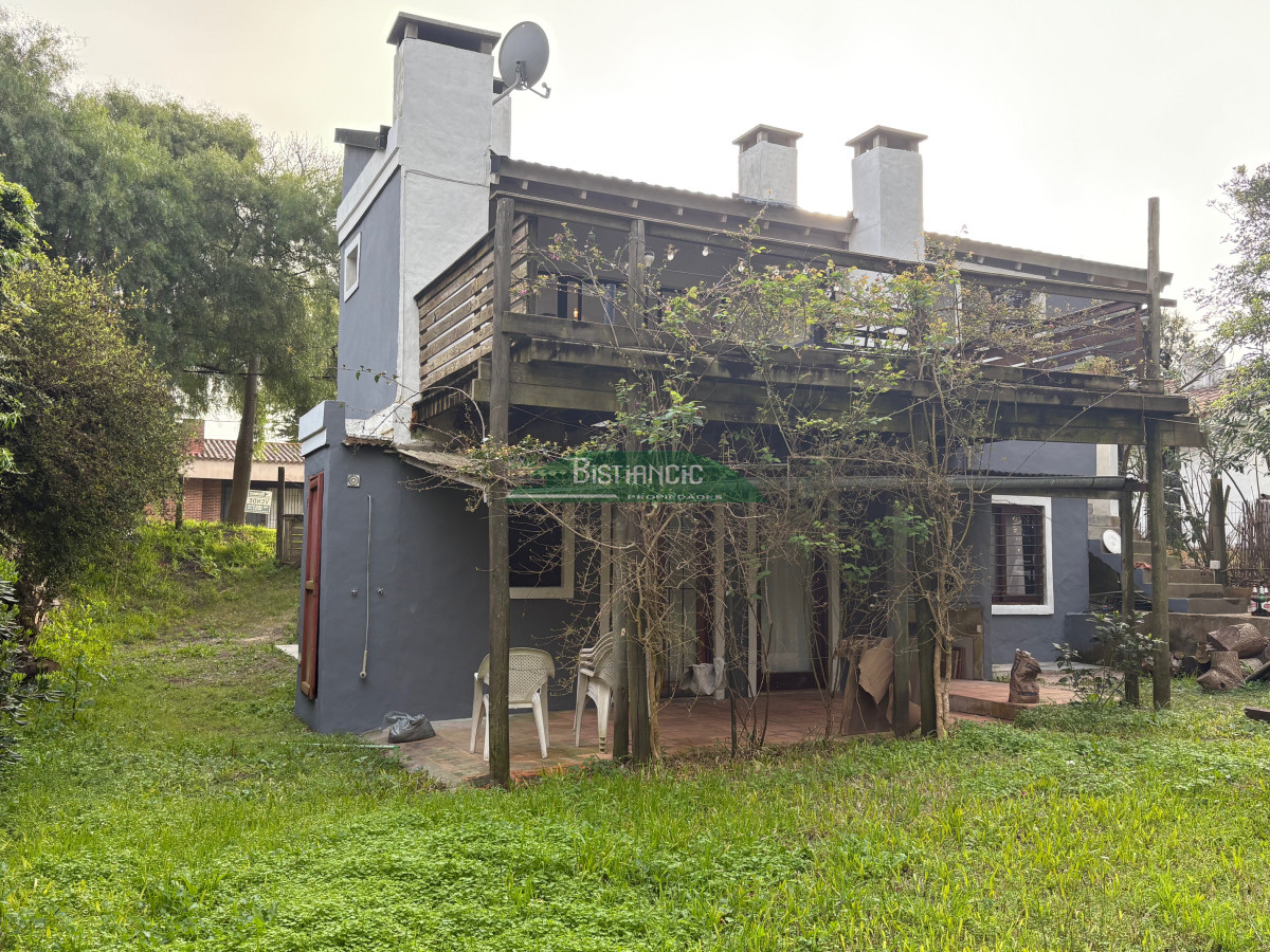 Casa ID.2991 - Rincón del Indio, moderno chalé de 3 dorm 3 baños, terraza con parrilla, super integrado al bosque. Diseño y practicidad en un lugar para disfrutar. 