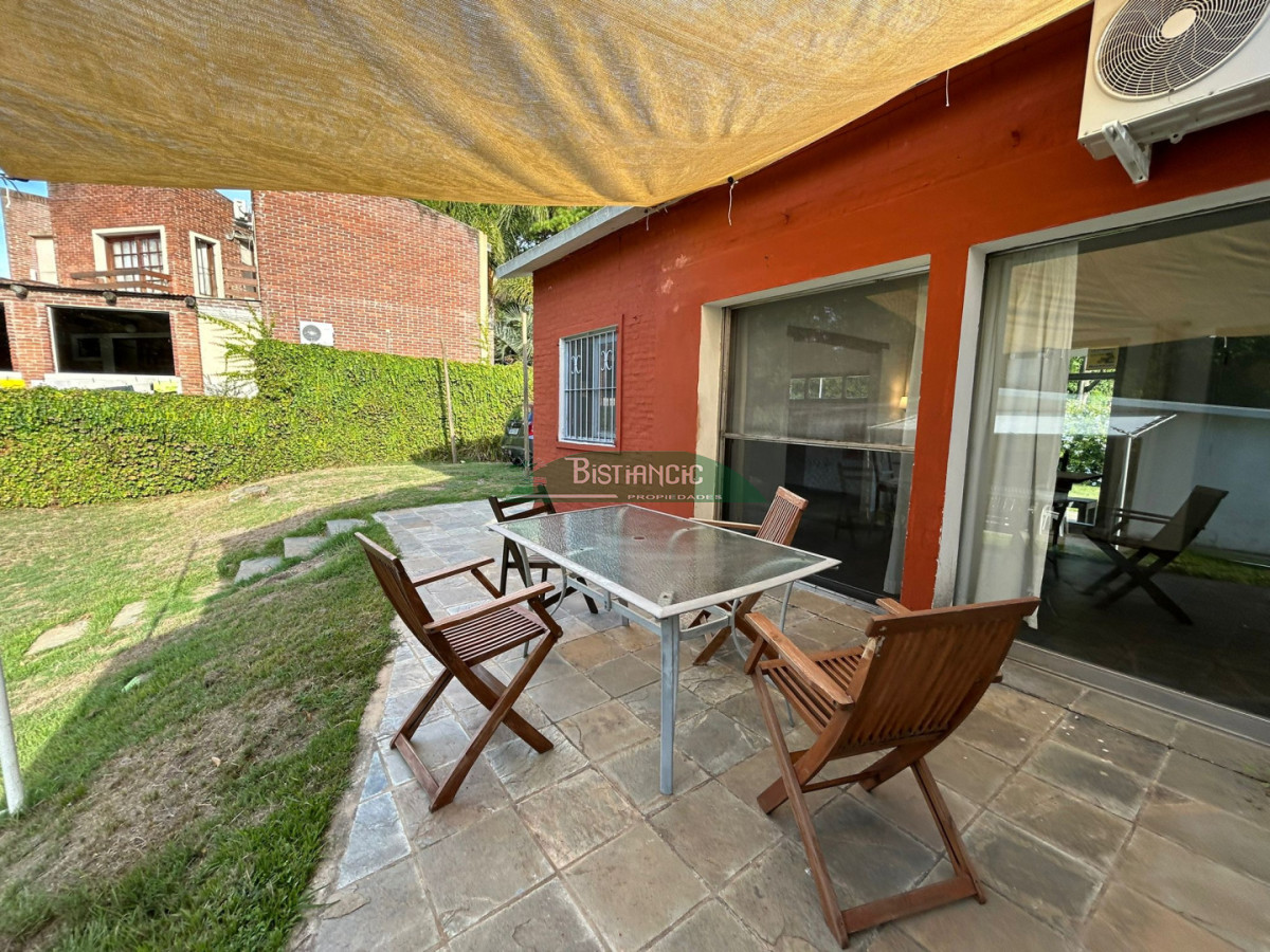 Casa ID.3043 - Hermoso chalet sobre camino la laguna. 3 dorm, 1 baño, barbacoa con baño y deposito. Patio y Estacionamiento. 