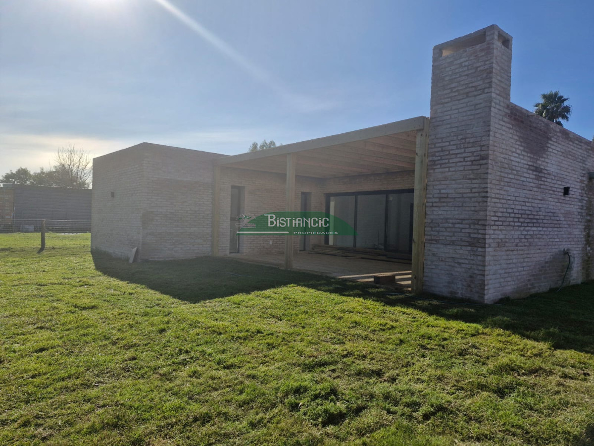 Casa ID.2958 - Casa a estrenar en Pinares , 3 dorm, 2 baños ( 1 en suite), salida con parrillero y pergola. 