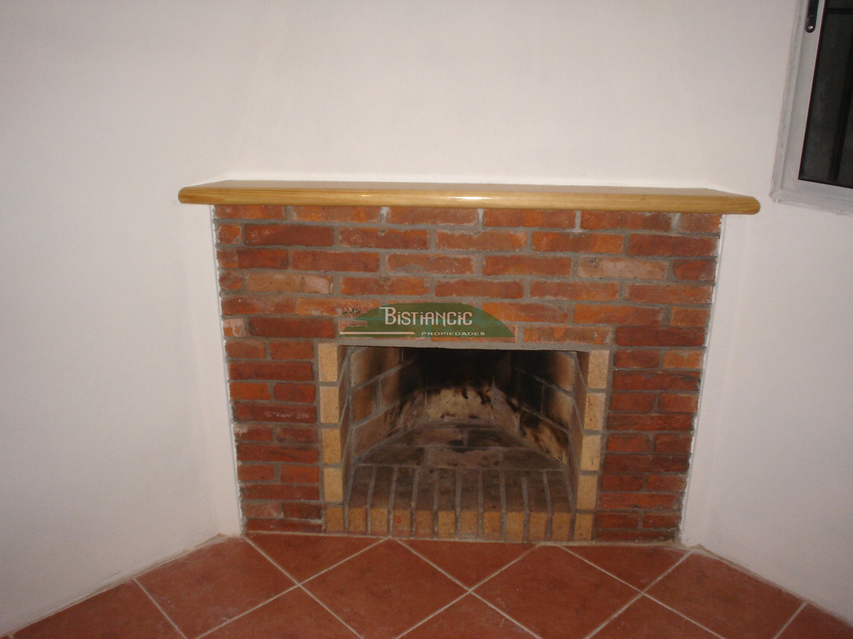 Casa ID.2952 - Casa en Maldonado, 3 dorm 2 baños , nueva con 2 deptos alquilados (buena renta). Todo impecable. Venta US$ 220.000. 