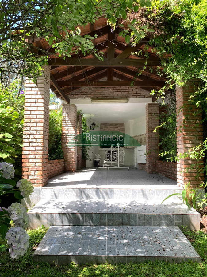 Casa ID.675 - Alquiler de temporada, Casa de 3 dormitorios, 2 baños y parrillero. 