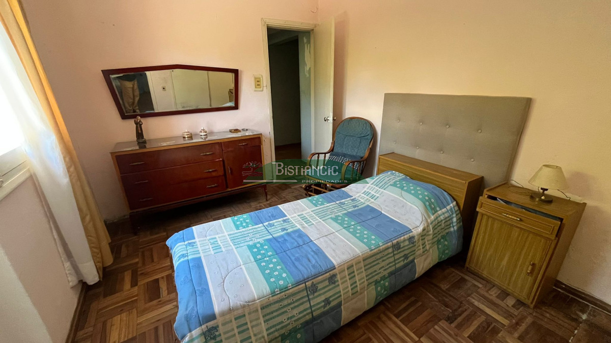 Casa ID.3011 - Chalé Bo Mónaco sobre Chiossi, amplia y sólida construcción, para vivir o comercial. Venta US$320.000. 