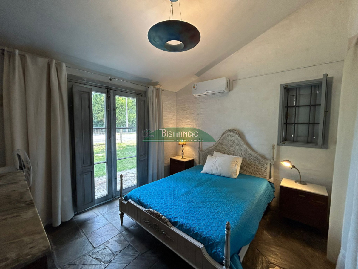 Casa ID.3043 - Hermoso chalet sobre camino la laguna. 3 dorm, 1 baño, barbacoa con baño y deposito. Patio y Estacionamiento. 